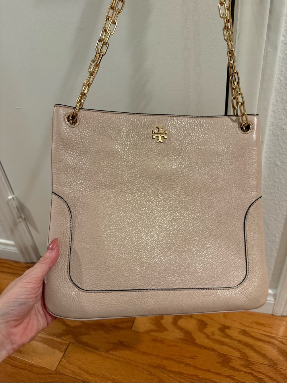Tory Burch Pebbled Beige Leather Chain-Handle Shoulder Bag